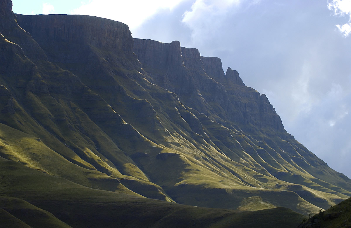 The uKhahlamba-Drakensberg mountains